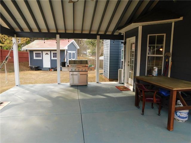 1800 Tuftstown Court, Snellville, GA 30078