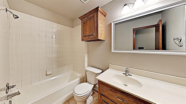 2212 NW 157th Terrace, Edmond, OK 73013