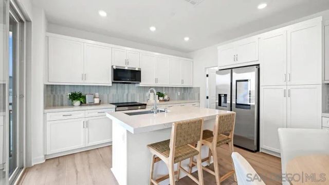 319 Honeysuckle, Oceanside, CA 92057