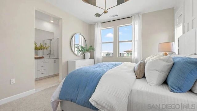 319 Honeysuckle, Oceanside, CA 92057