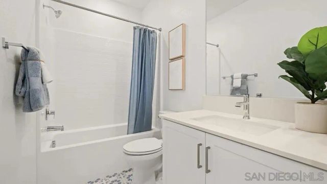 319 Honeysuckle, Oceanside, CA 92057