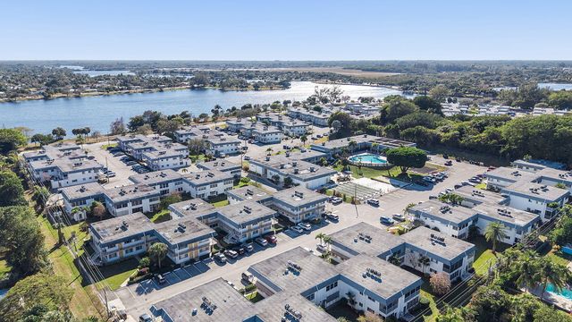 3322 Cynthia Lane 102, Lake Worth Beach, FL 33461