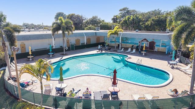 3322 Cynthia Lane 102, Lake Worth Beach, FL 33461