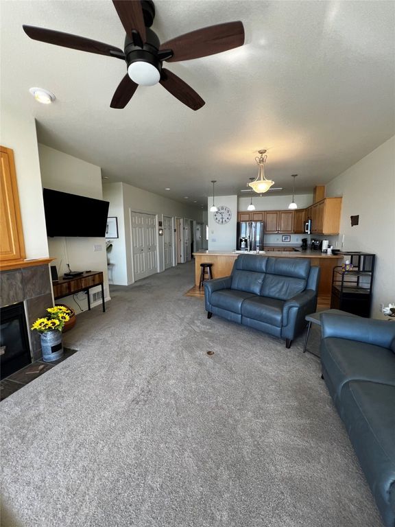 Image 10 of property listing at 100 Rocky Point Road D11, Polson, MT 59860