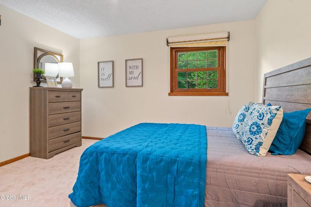3 Van Brummel Lane, Milton, NY 12020