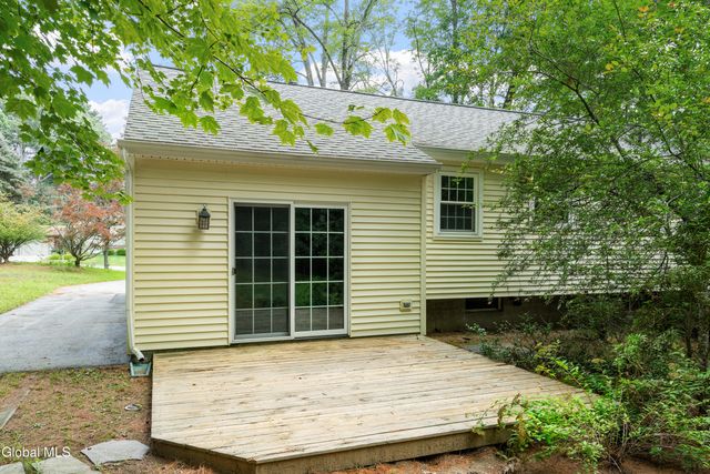3 Van Brummel Lane, Milton, NY 12020