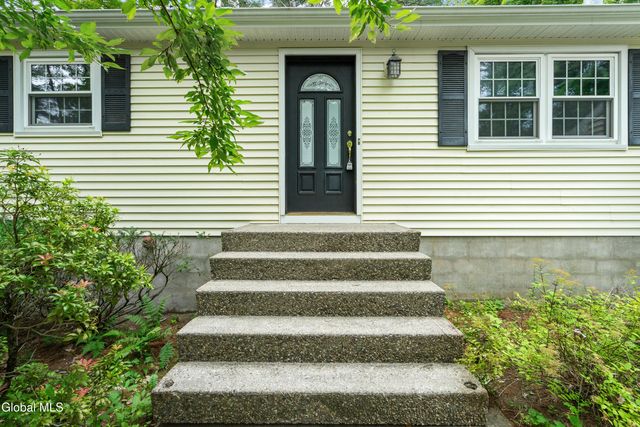 3 Van Brummel Lane, Milton, NY 12020