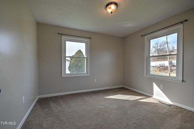 8796 Rich Valley Rd. Road, Bristol, VA 24202