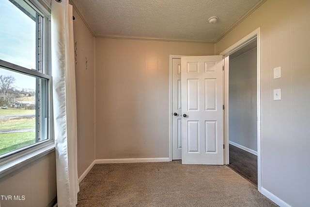 8796 Rich Valley Rd. Road, Bristol, VA 24202