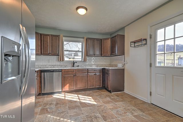 8796 Rich Valley Rd. Road, Bristol, VA 24202