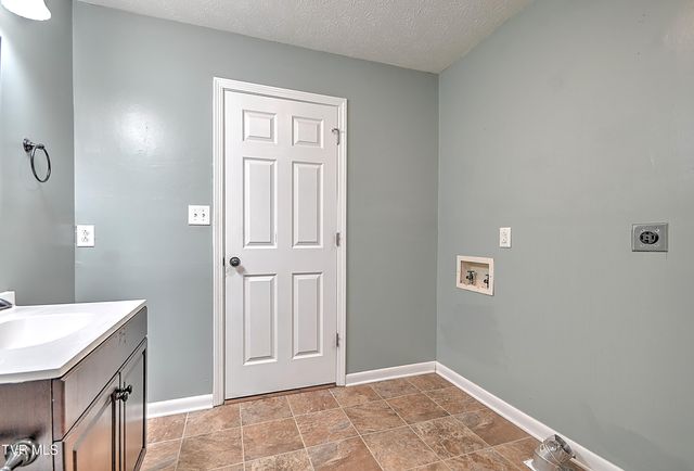 8796 Rich Valley Rd. Road, Bristol, VA 24202