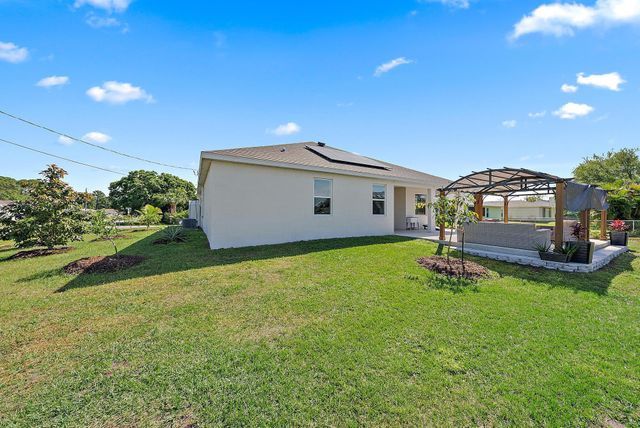 1302 SE Naples Lane, Port St Lucie, FL 34983