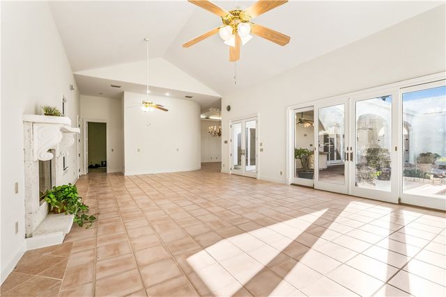 8414 Poinciana Place 30, Vero Beach, FL 32963
