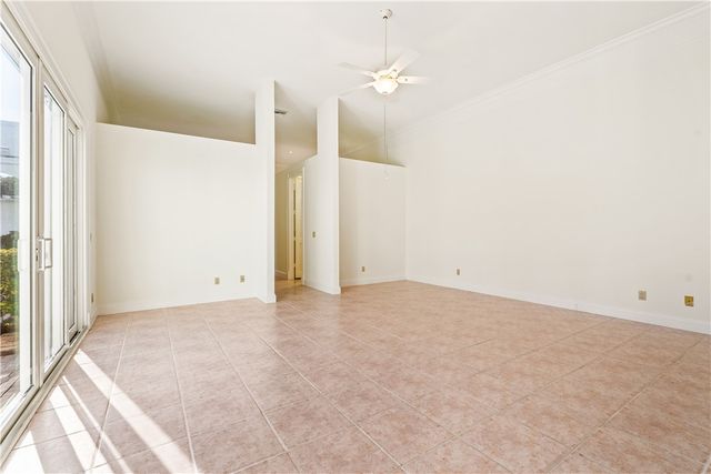 8414 Poinciana Place 30, Vero Beach, FL 32963