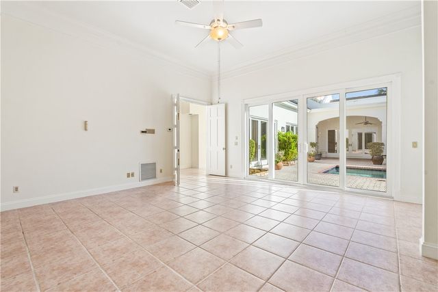 8414 Poinciana Place 30, Vero Beach, FL 32963