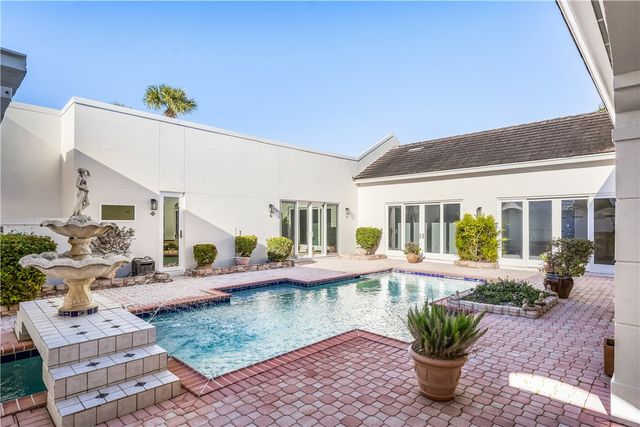 8414 Poinciana Place 30, Vero Beach, FL 32963