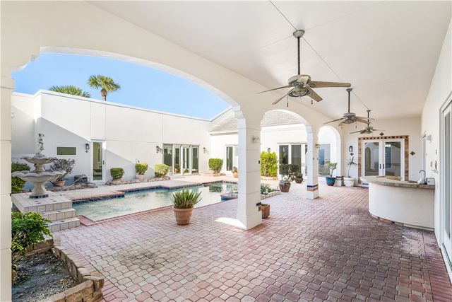 8414 Poinciana Place 30, Vero Beach, FL 32963