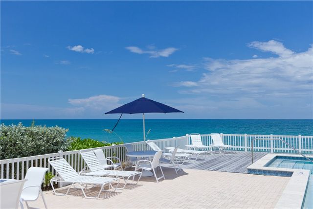 8414 Poinciana Place 30, Vero Beach, FL 32963