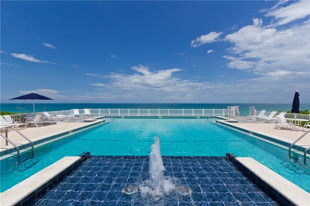 8414 Poinciana Place 30, Vero Beach, FL 32963