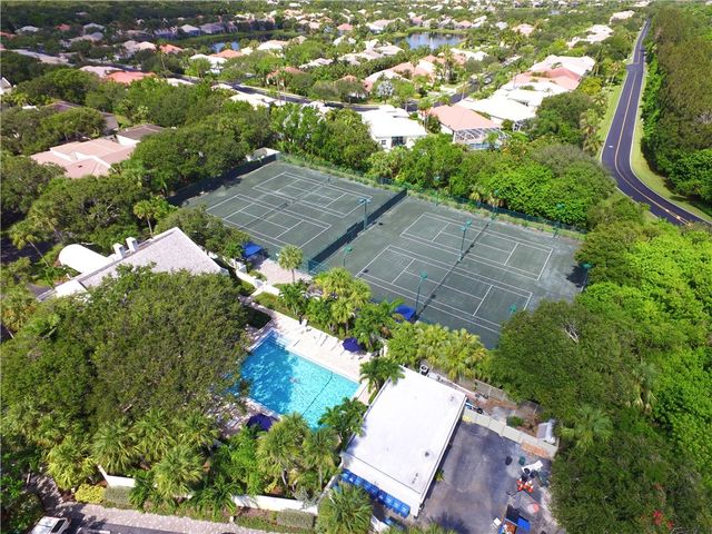 8414 Poinciana Place 30, Vero Beach, FL 32963