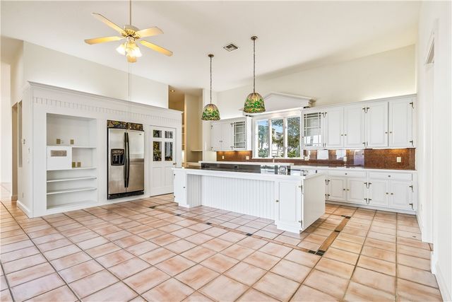 8414 Poinciana Place 30, Vero Beach, FL 32963