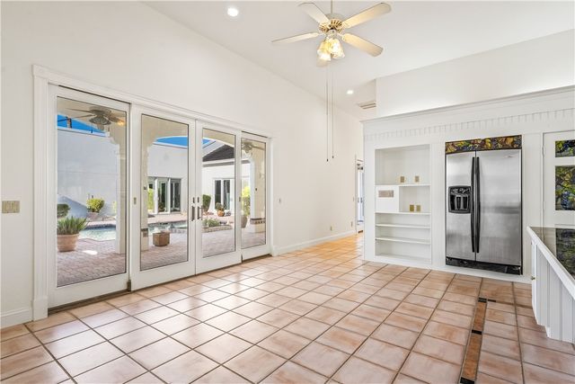 8414 Poinciana Place 30, Vero Beach, FL 32963