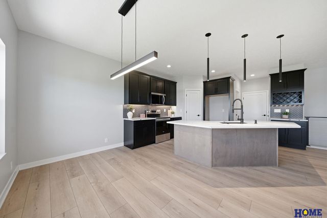 604 N 106th Street, Lincoln, NE 68527