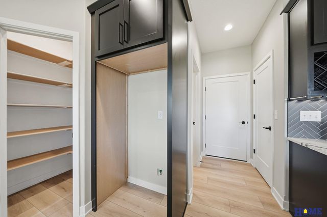 604 N 106th Street, Lincoln, NE 68527