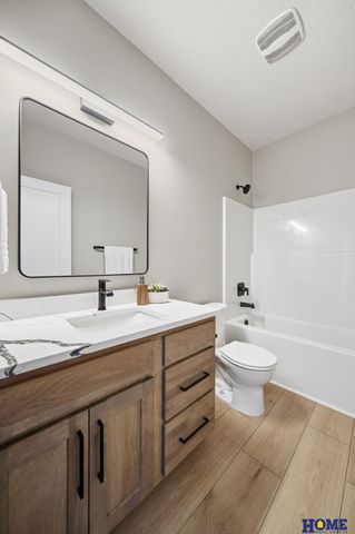 604 N 106th Street, Lincoln, NE 68527