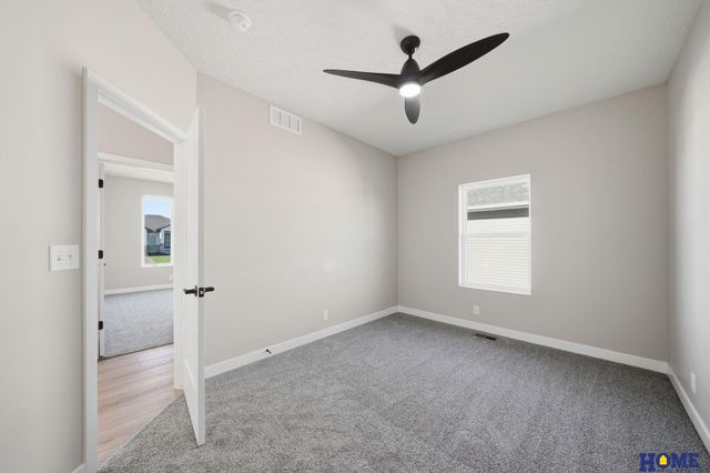 604 N 106th Street, Lincoln, NE 68527