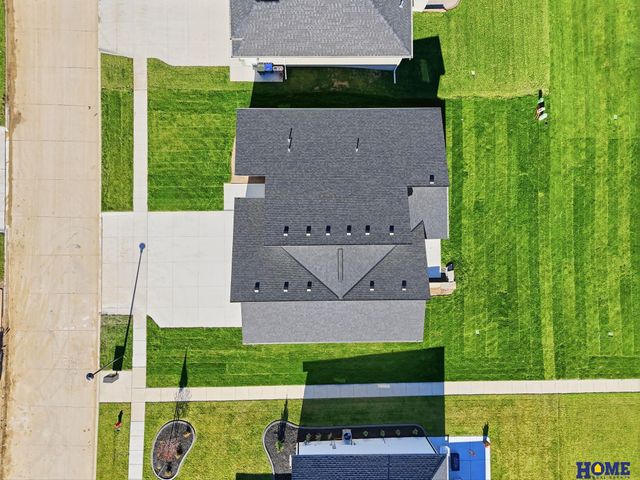 604 N 106th Street, Lincoln, NE 68527