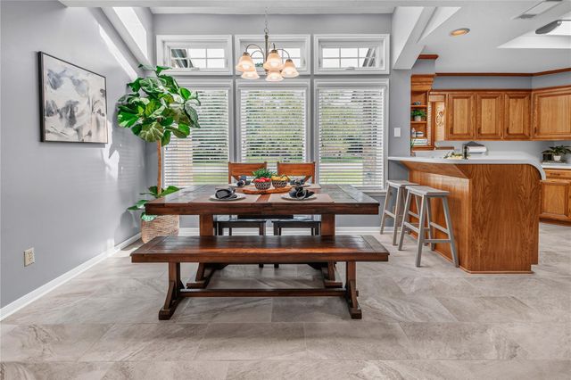 9217 Timber Knoll DR, College Station, TX 77845