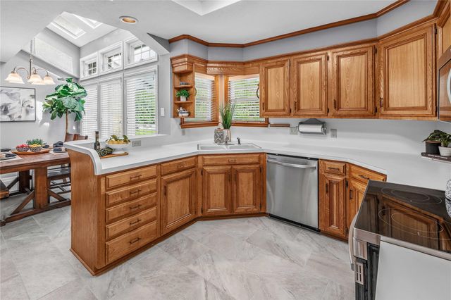 9217 Timber Knoll DR, College Station, TX 77845
