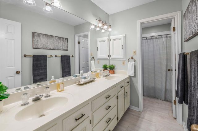 9217 Timber Knoll DR, College Station, TX 77845