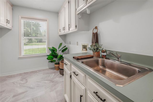 9217 Timber Knoll DR, College Station, TX 77845