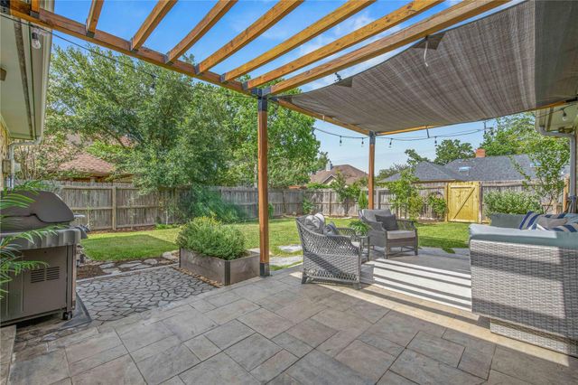 9217 Timber Knoll DR, College Station, TX 77845