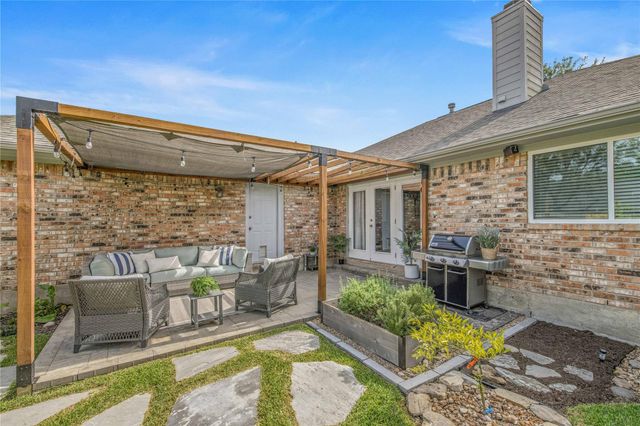 9217 Timber Knoll DR, College Station, TX 77845