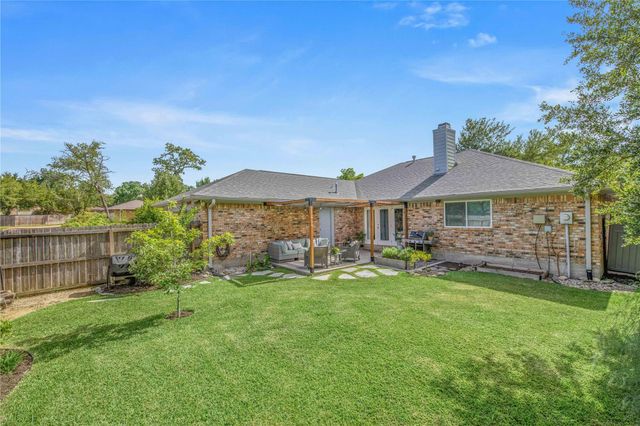 9217 Timber Knoll DR, College Station, TX 77845
