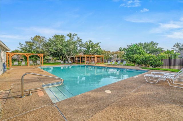 9217 Timber Knoll DR, College Station, TX 77845