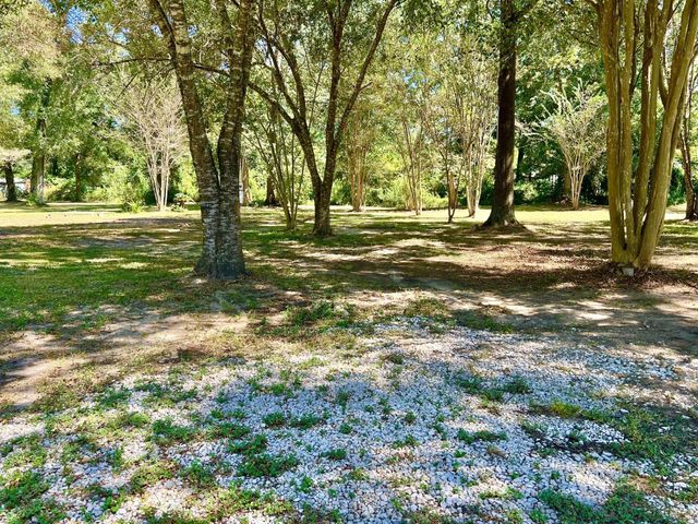 1265 County Road 6479, Dayton, TX 77535