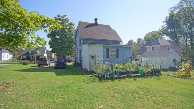 126 S East Street, Cassopolis, MI 49031