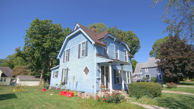 126 S East Street, Cassopolis, MI 49031