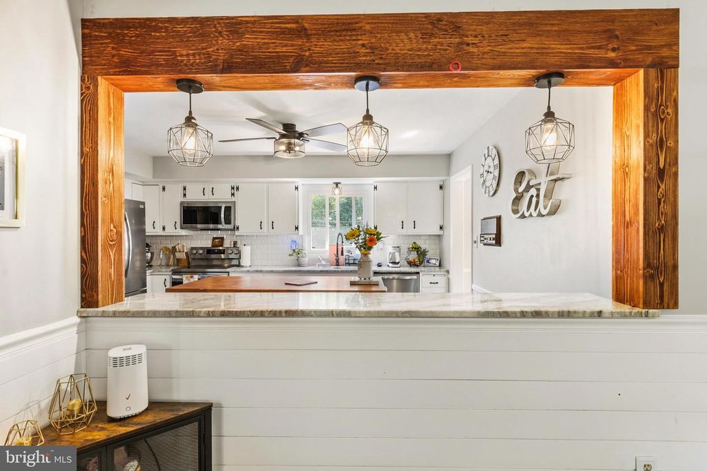 Image 10 of property listing at 3122 EVERGREEN WAY, Ellicott City, MD 21042