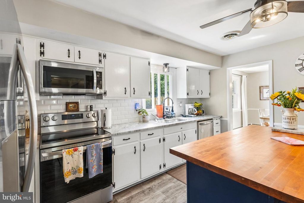 Image 15 of property listing at 3122 EVERGREEN WAY, Ellicott City, MD 21042