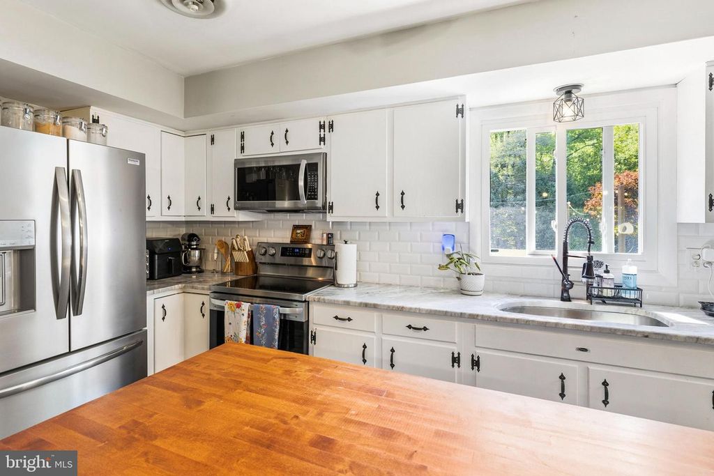 Image 16 of property listing at 3122 EVERGREEN WAY, Ellicott City, MD 21042