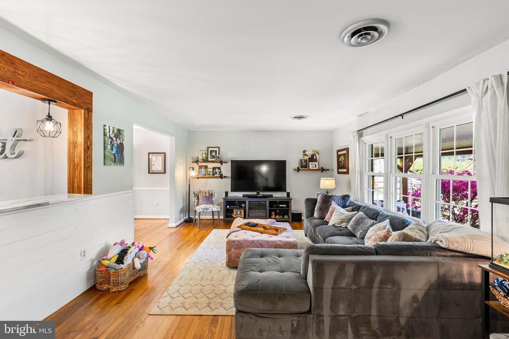 Image 18 of property listing at 3122 EVERGREEN WAY, Ellicott City, MD 21042