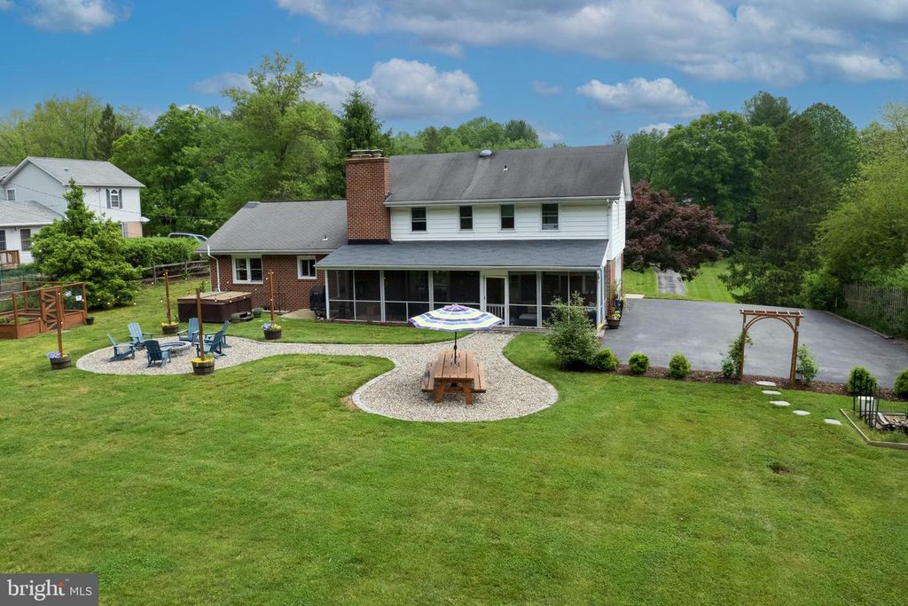 Image 52 of property listing at 3122 EVERGREEN WAY, Ellicott City, MD 21042