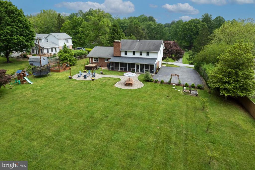 Image 53 of property listing at 3122 EVERGREEN WAY, Ellicott City, MD 21042