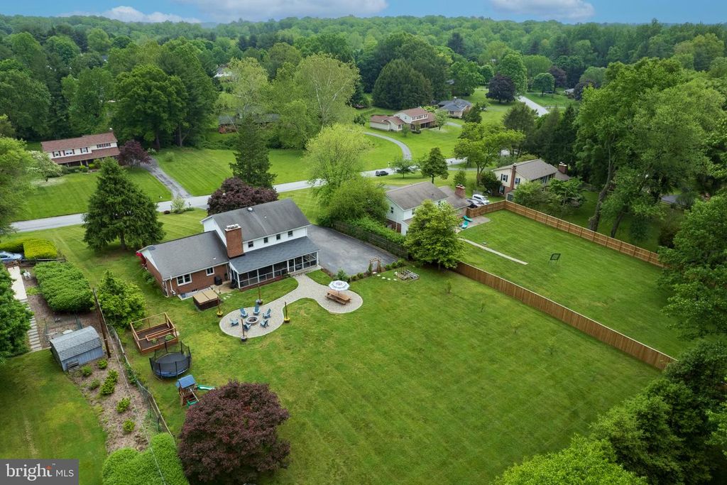 Image 57 of property listing at 3122 EVERGREEN WAY, Ellicott City, MD 21042