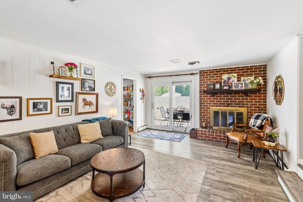 Image 8 of property listing at 3122 EVERGREEN WAY, Ellicott City, MD 21042